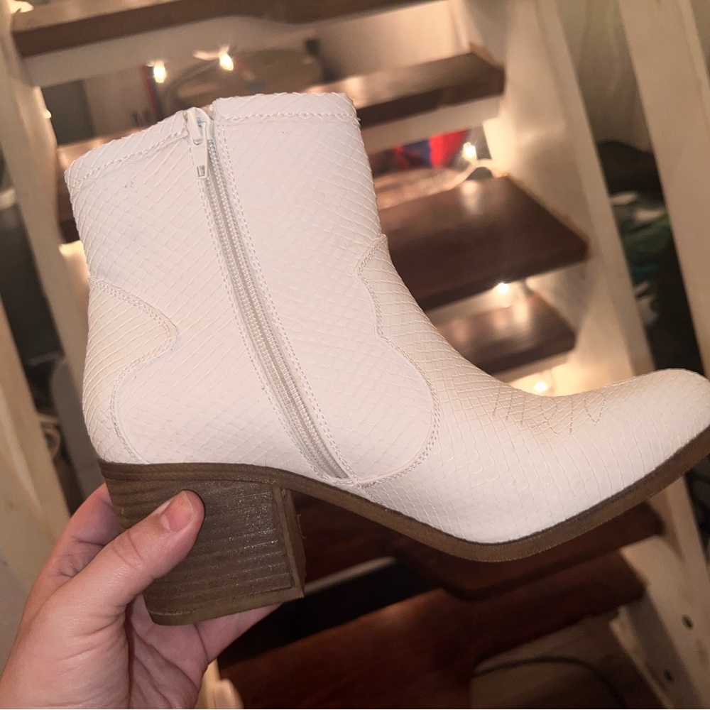 DL snakeskin booties